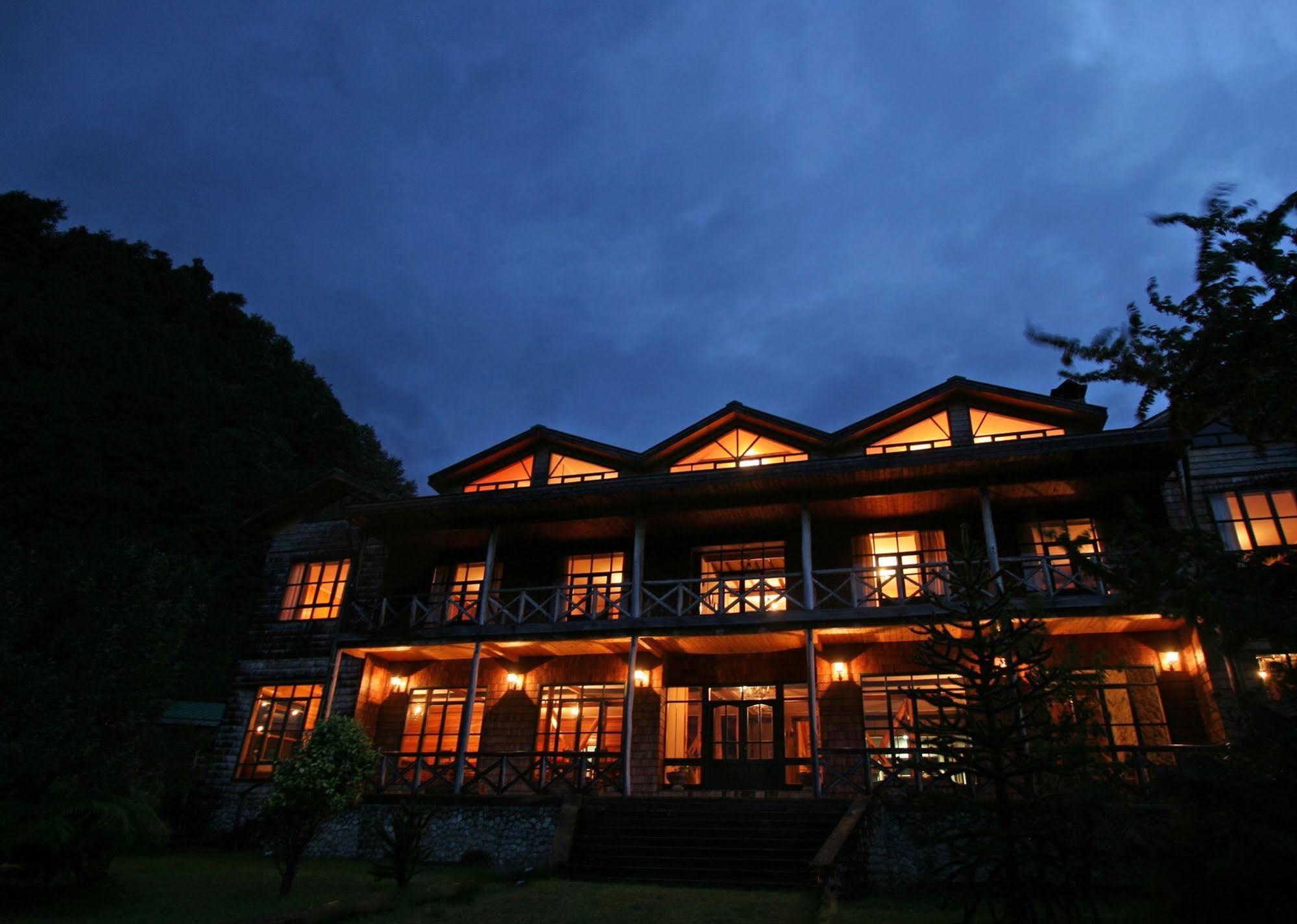 Mitico Puelo Lodge Las Gualas エクステリア 写真